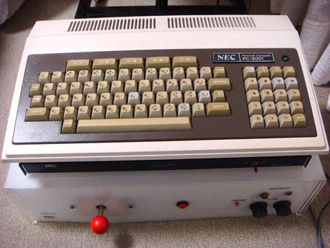 NEC PC-8001 とカラーモニタ